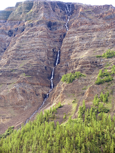 Тальниковый водопад – самый высокий в России